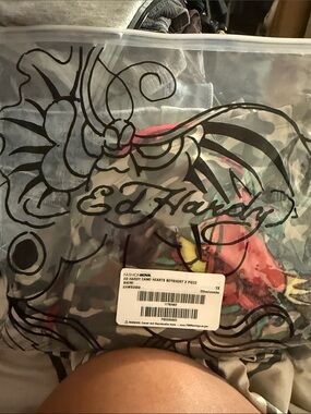 Ed Hardy Black-Outlined Multicolor Graphic Set